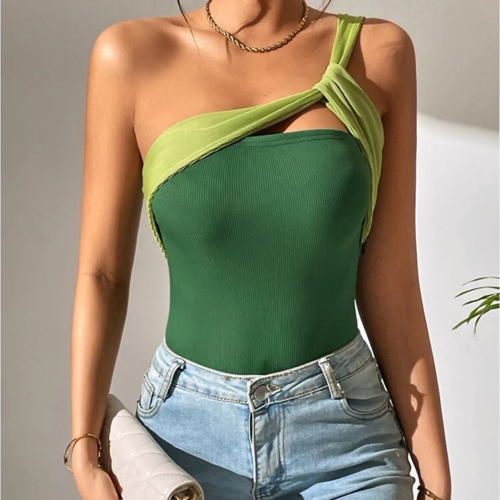 Green bodysuit💚